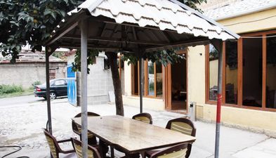 ნუკის ჰოსტელი_9