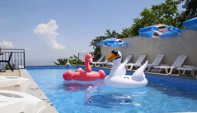 White residence Tsavkisi_4