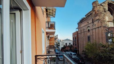 Apartment in old Tbilisi, Metekhi