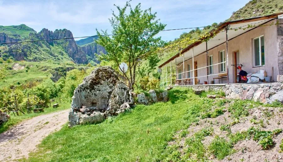 Tirebi Farmhouse — Photo 28