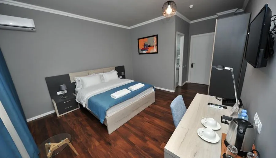 Boho Tiflis Hotel — Photo 32