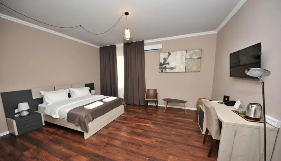 Boho Tiflis Hotel — Photo 29