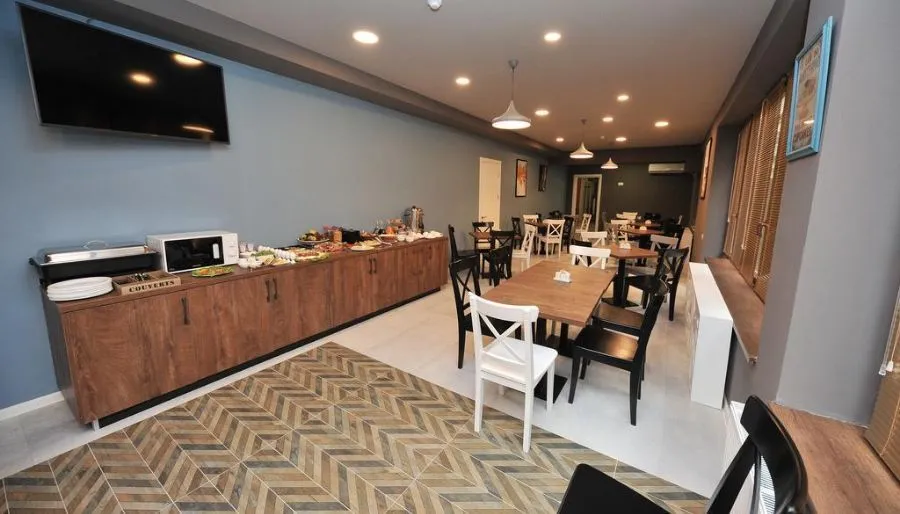 Boho Tiflis Hotel — Photo 11