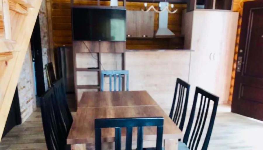 Wooden Cottage — Photo 21