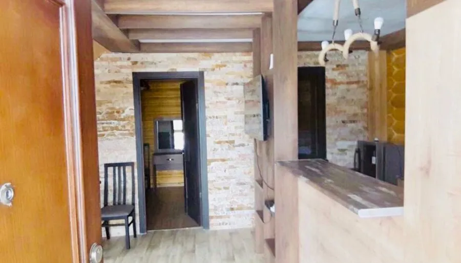 Wooden Cottage — Photo 22