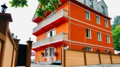ORANGE HOUSE — Photo 50