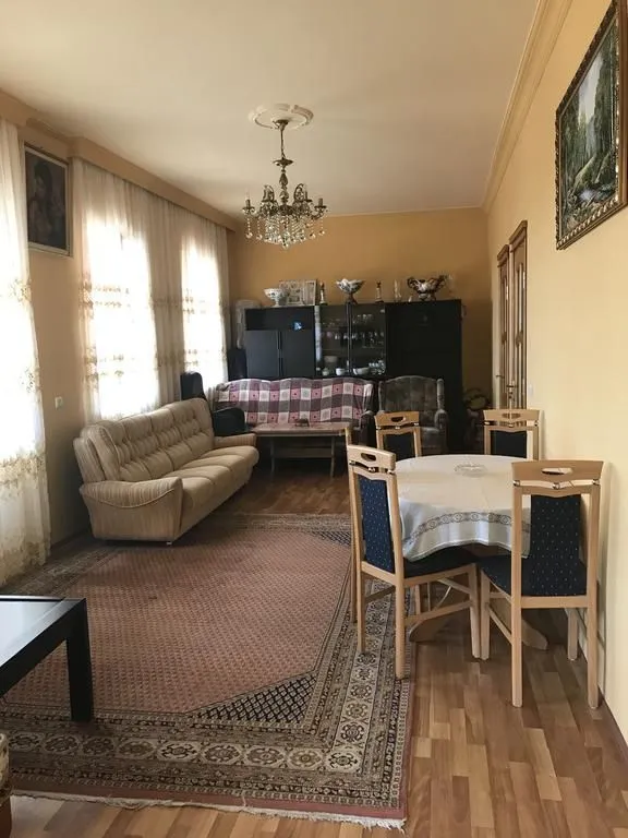 ORANGE HOUSE — Photo 35