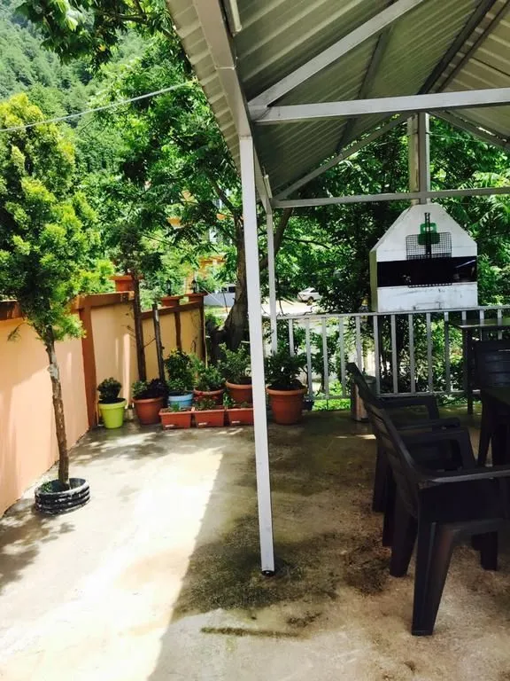 ORANGE HOUSE — Photo 13