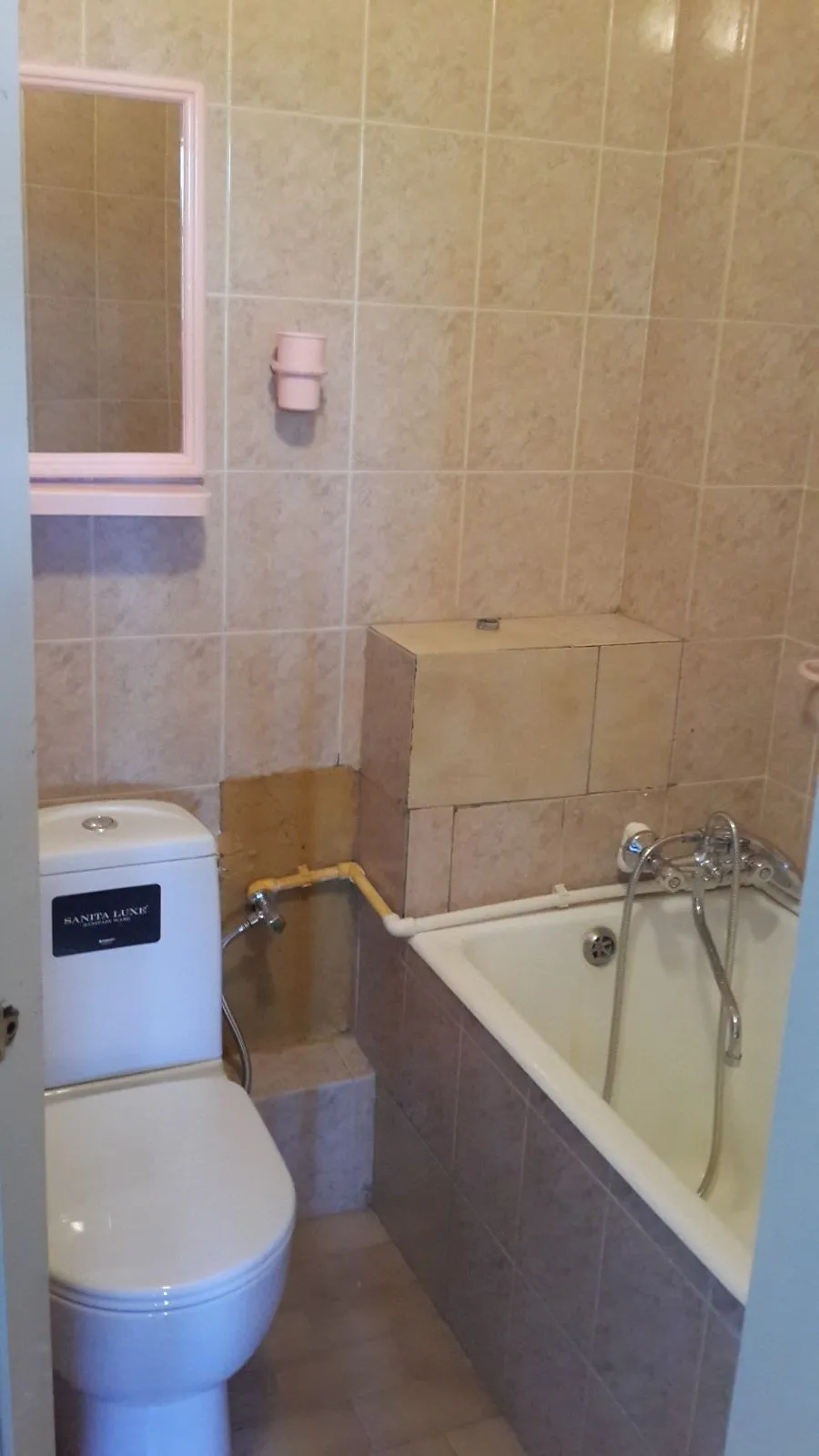 Family Rooms — Photo 29