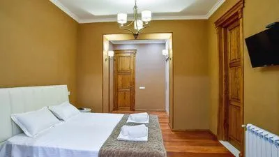 Exclusive Apartment in the Heart of Old Kutaisi — Photo 9