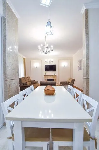 Exclusive Apartment in the Heart of Old Kutaisi — Photo 23