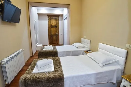 Exclusive Apartment in the Heart of Old Kutaisi — Photo 24