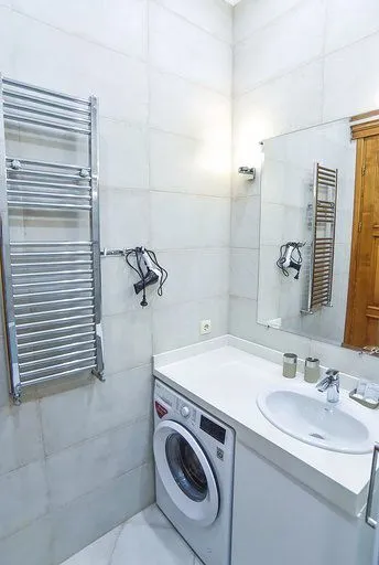 Exclusive Apartment in the Heart of Old Kutaisi — Photo 36