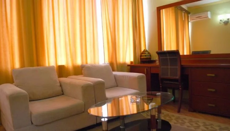 Hotel Penthouse — Photo 28