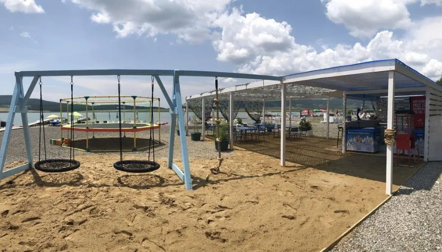 Laguna Beach Club Hotel at Bazaleti Lake — Photo 12