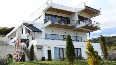 White residence Tsavkisi — Photo 26