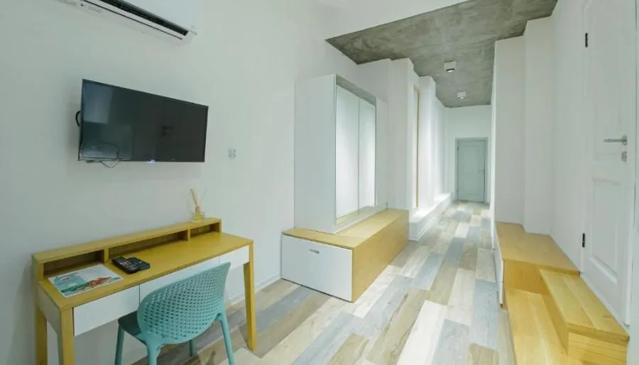 MARIINSKY APARTMENTS & HOTEL — Photo 37