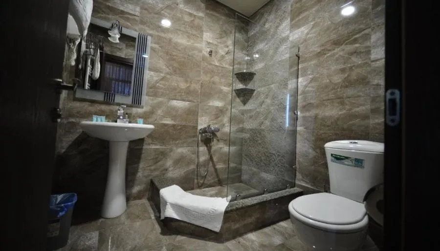 GREEN HOTEL — Photo 30