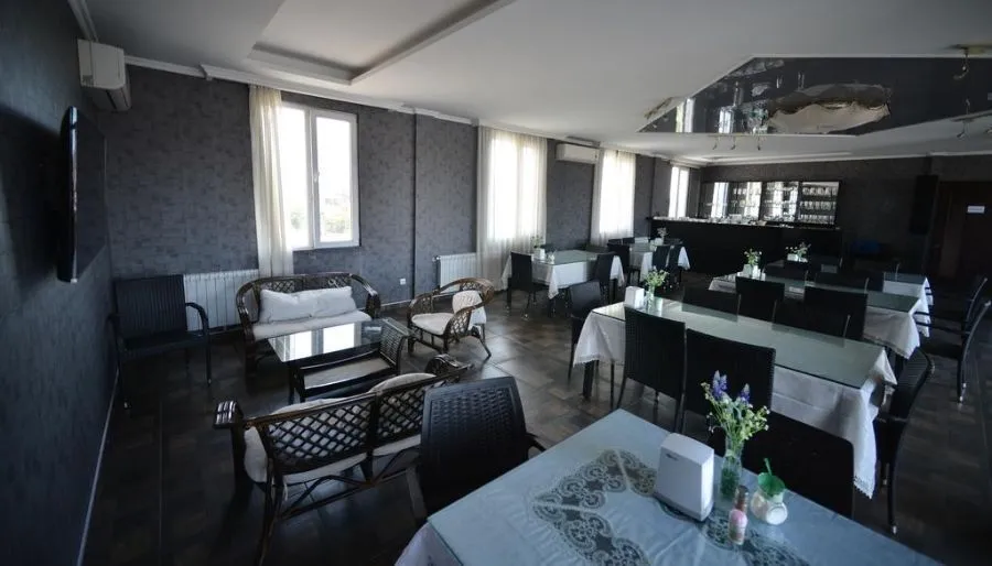 GREEN HOTEL — Photo 10