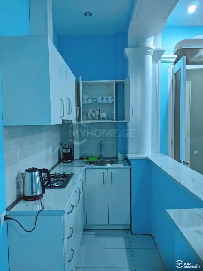 Apartment in old Tbilisi, Metekhi — Photo 16