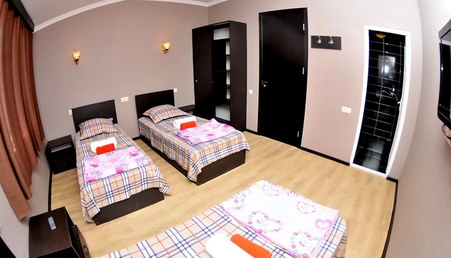 HOTEL LUX — Photo 6