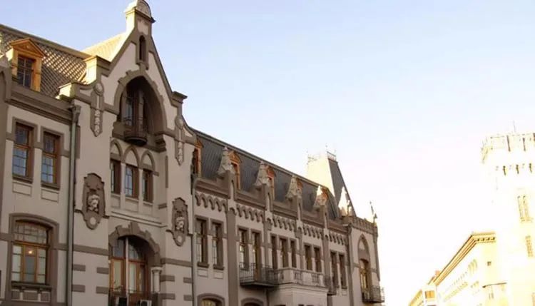 Aleksandria Hotel — Photo 1