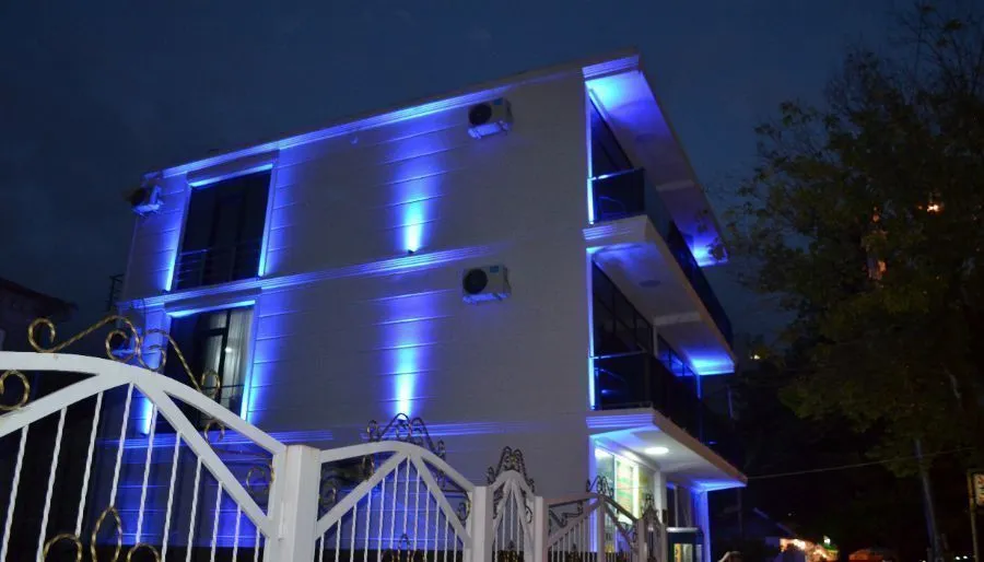 White Hotel — Photo 13