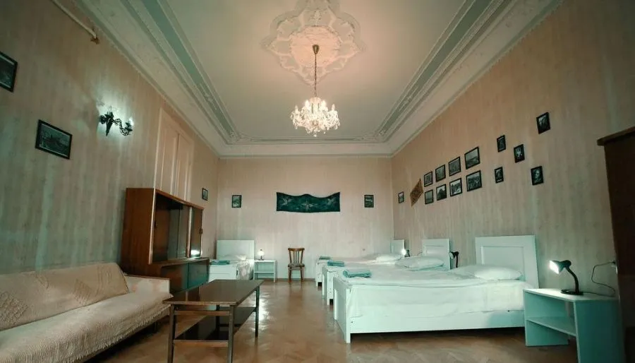 Guest house old Kutaisi — Photo 32