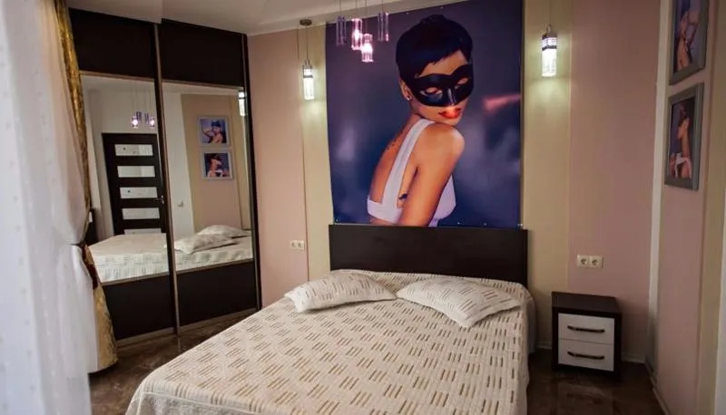 Rock Hotel First Line — Photo 11