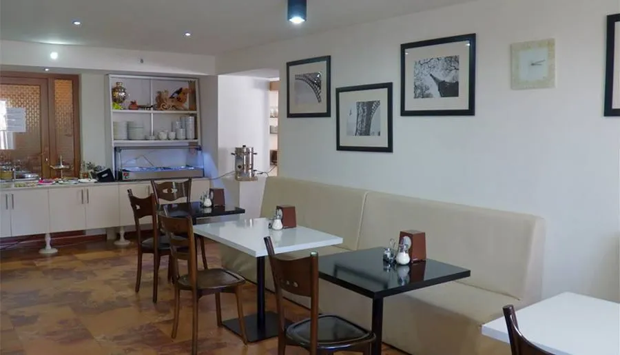 Noel — Photo 24