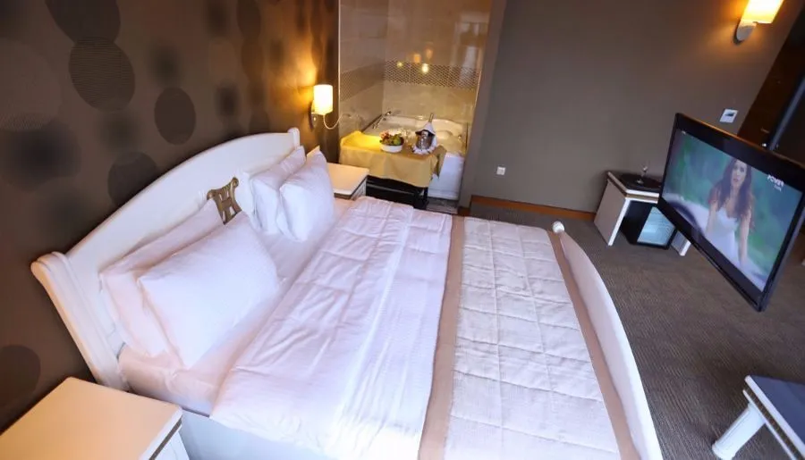 Sputnik Hotel & Spa Batumi — Photo 38