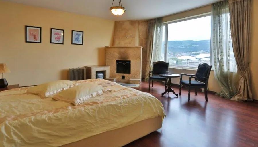Luxury house in old Tbilisi — Photo 23