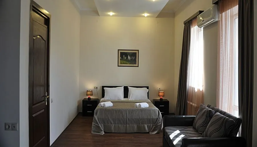 HOTEL AT METRO — Photo 18