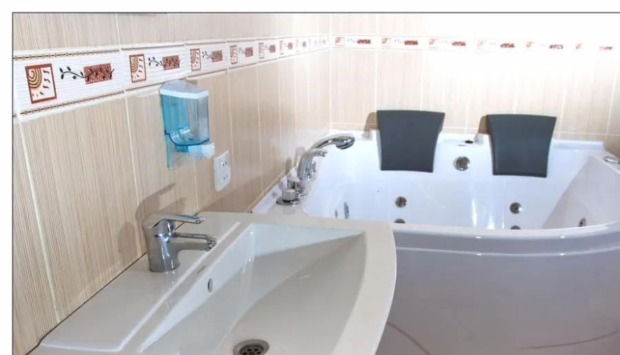 Hotel Mgzavrebi Batumi — Photo 28