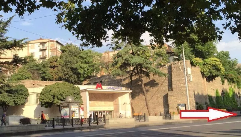 IN OLD TOWN — Photo 1