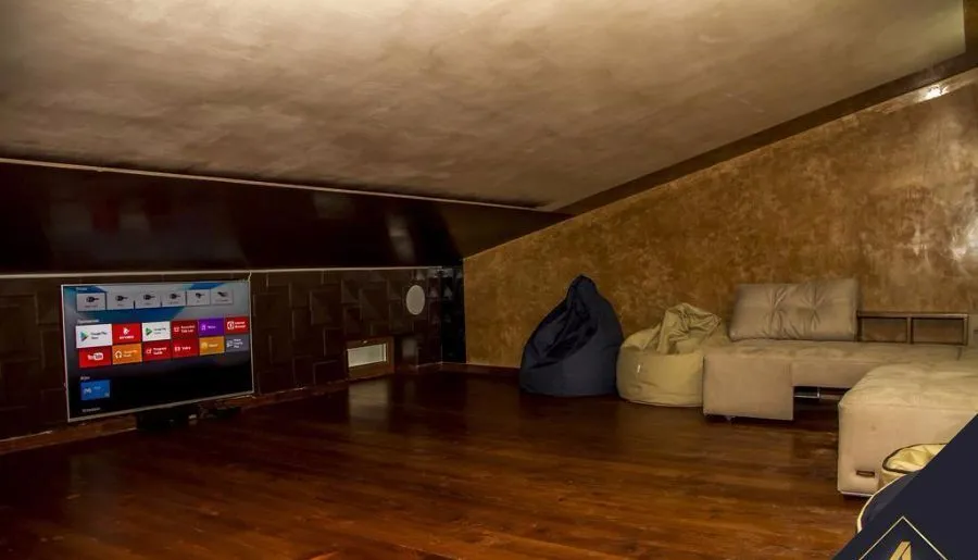 Penthouse — Photo 21