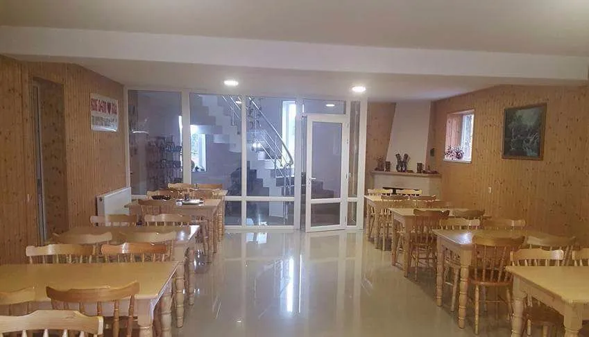 გოლდ ჰაუსი — ფოტო 1